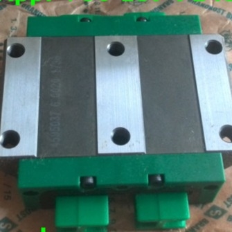 Le roulement à billes à recirculation linéaire à large roulement KWVE15W-V1-G2 KWVE15W-G3-V2 37x68x21mm